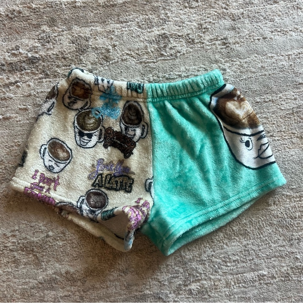 Penelope Wildberry Shorts